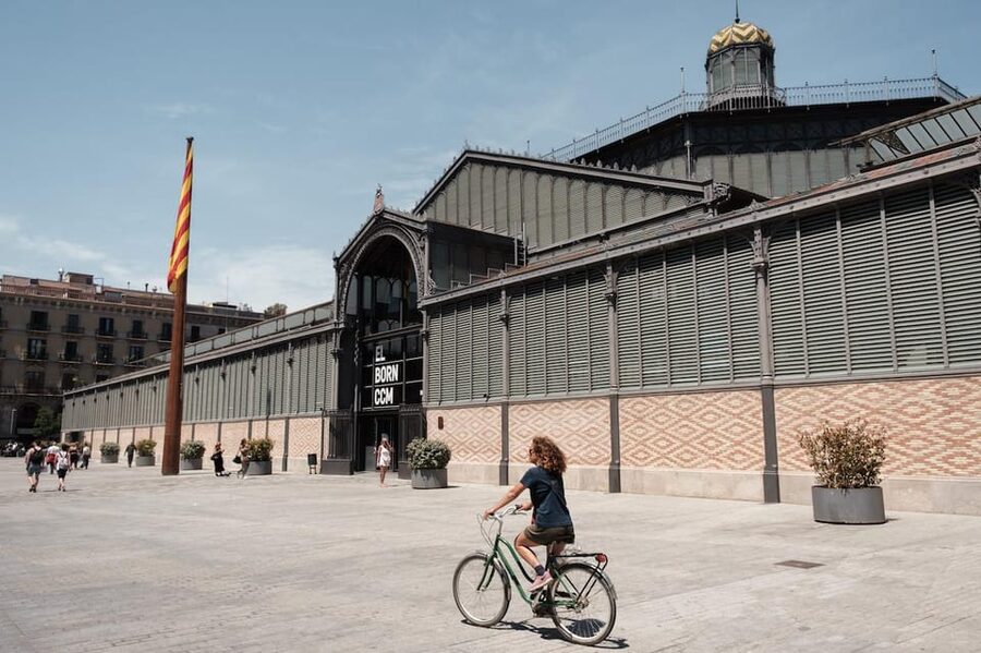 Barcelona: Guided Bike or E-Bike City Tour - Gothic Quarter Morning Pedal: Plaça del Rei, Cathedral, and Quiet Medieval Corners