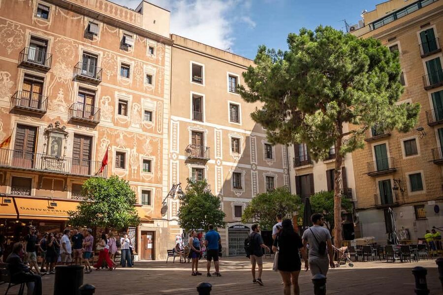 Barcelona guided tour in French - What Is Included, and What You Still Need to Plan