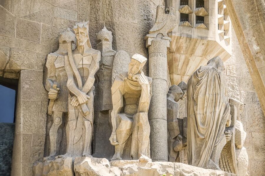 Barcelona: Guided Tour of Sagrada Familia - Key highlights worth your attention