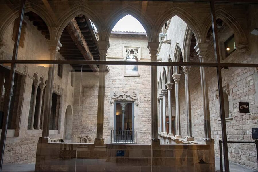 Barcelona: Guided Tour of the Picasso Museum with Tickets - Picasso’s evolution, in a way you can actually follow