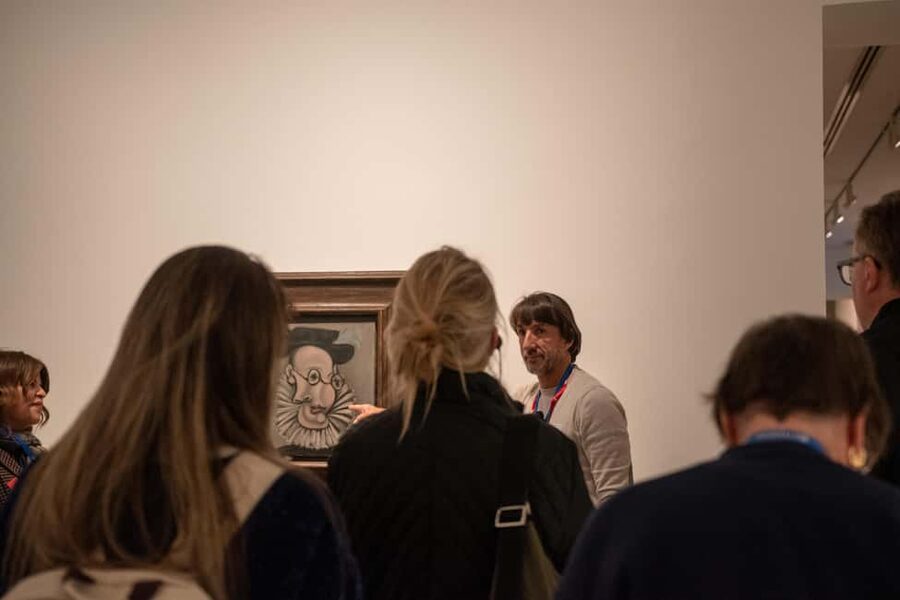 Barcelona: Guided Tour of the Picasso Museum with Tickets - Stop-by-stop flow: how the timing feels in real life