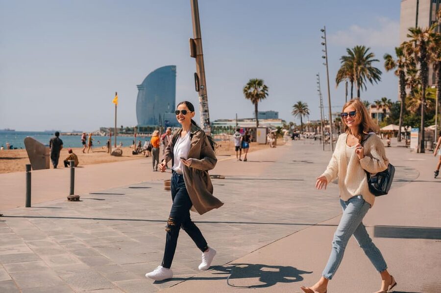 Barcelona: Guided Walking City Tour, Cable Car & Boat Ride - From Fuente Magica to Plaza España, This Tour Gets You Oriented Fast