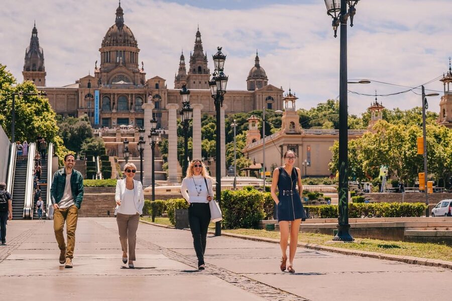 Barcelona: Guided Walking City Tour, Cable Car & Boat Ride - What to Bring, What to Skip, and Small Comfort Wins