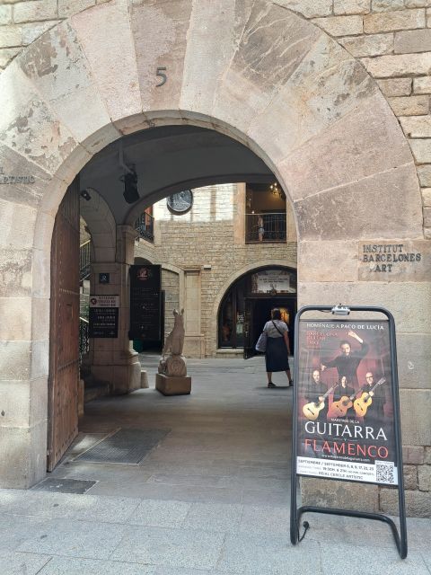 Barcelona: Guitar Trio & Flamenco Dance @Pignatelli Castle - Inside the 50 Minutes: How the Music and Footwork Work Together