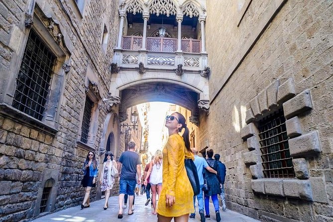 Barcelona Helicopter, Sailboat & Old Town Private Walking Tour - A 9:30 Start That Helps You Feel Oriented