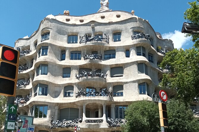 Barcelona Highlights Bike Tour - Port Vell to Las Ramblas, Then Down to Barceloneta’s Sea Air