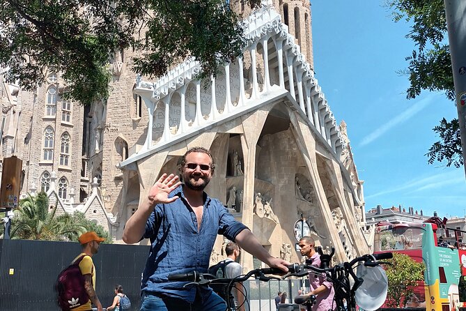 Barcelona Highlights Bike Tour - Gaudí Facades, Casa Batlló (1906), and La Pedrera-Casa Milà (1910)