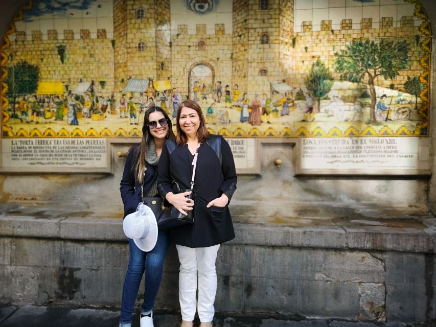 Barcelona: Highlights & Gems Private Tour with Tapa & Drink - Gothic Quarter: Roman Walls, Cathedral Area, and Sant Felip Neri Square