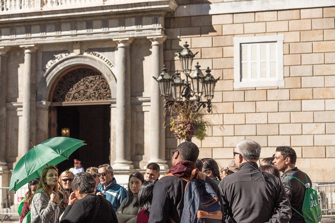 Barcelona Highlights Guided Tour with Monjuic Cable Car - Montjuïc Castle and the MNAC area, what’s included vs not