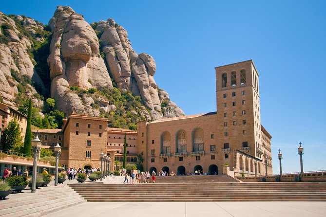 Barcelona Highlights & Montserrat with Port or Hotel Pick Up - Montjuic Castle, Olympic Sites, and the Harbor View Angle