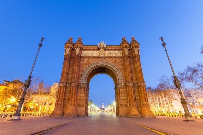 Barcelona Highlights Private Guided Tour with Hotel Pick-up - Scenic viewpoints and classic streets you can soak in briefly