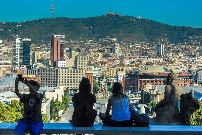 Barcelona Highlights & Sagrada Familia Tour: Priority Access - Guides make or break it: the difference you’ll feel on this tour