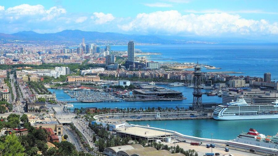 Barcelona Highlights Small Group Half-Day Tour with Pickup - Plaça Espanya and the Magic Fountain Area: A Short Stop With Big Visual Payoff