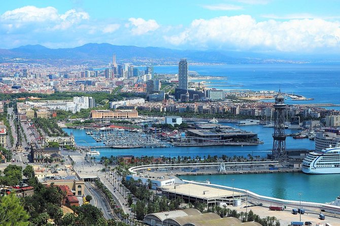 Barcelona Highlights Small Group Tour with Hotel Pick Up - Passeig de Gràcia: Modernism Stops You Can Actually See