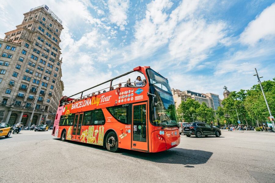 Barcelona: Hop-On Hop-Off Bus & Aquarium Tour - Orange (West) route: Miró, MNAC viewpoints, and the Harbor edge