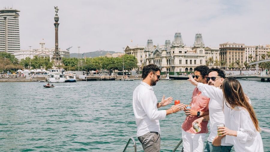 Barcelona: Hop-On Hop-Off Bus with Sailing Cruise - The Catamaran Cruise: Port Vell to Puerto Olímpic, with drinks onboard