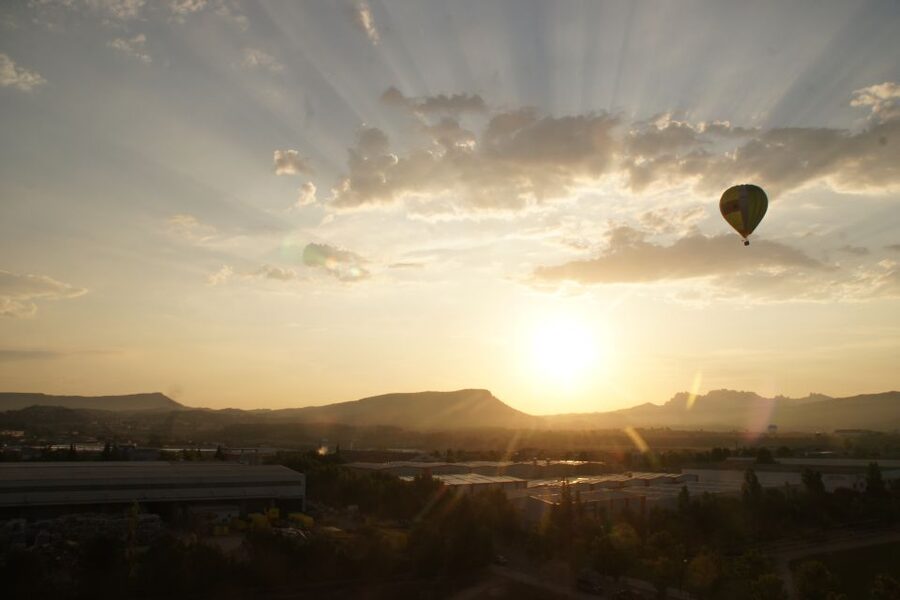 Barcelona: Hot Air Balloon Flight Experience - Key points at a glance