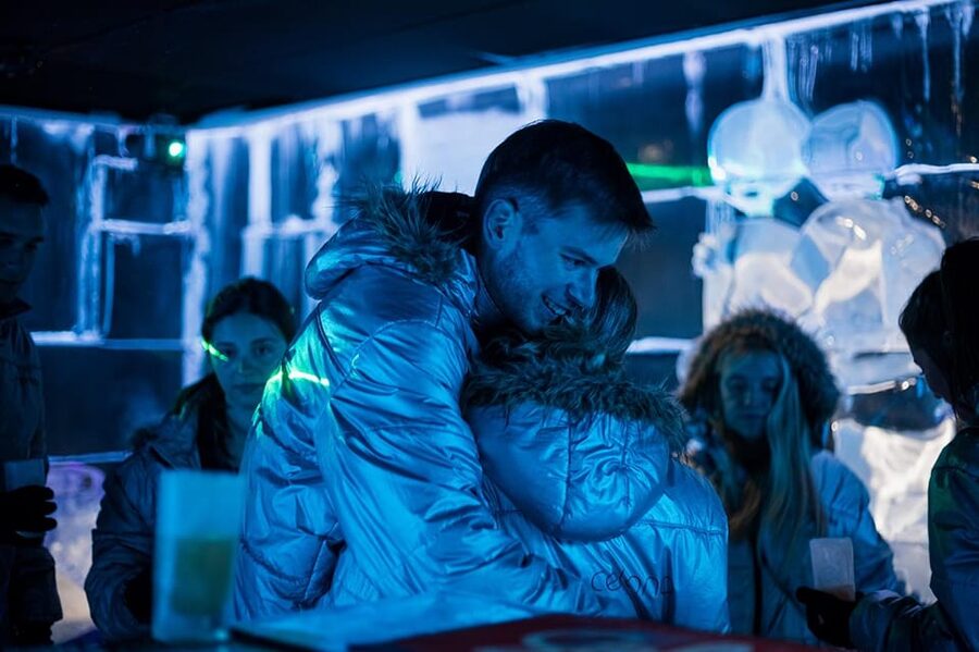 Barcelona: Ice Bar and Terrace Drinks Romantic Package - A romantic Barcelona night, ice bar to beach terrace