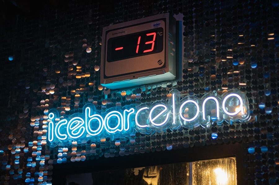 Barcelona: Ice Bar and Terrace Drinks Romantic Package - Practical tips for a smooth, comfortable experience