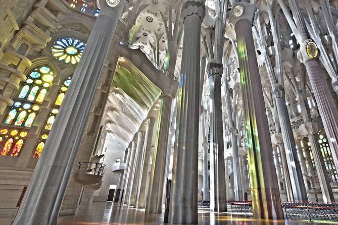 Barcelona in 1 Day: Sagrada Familia, Park Guell,Old Town & Pickup - A tight day plan for Montjuïc, the Gothic Quarter, and two Gaudí icons