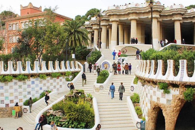 Barcelona in 1 Day: Sagrada Familia, Park Guell,Old Town & Pickup - Is the $120.29 price a good value, and what to budget for ticket days