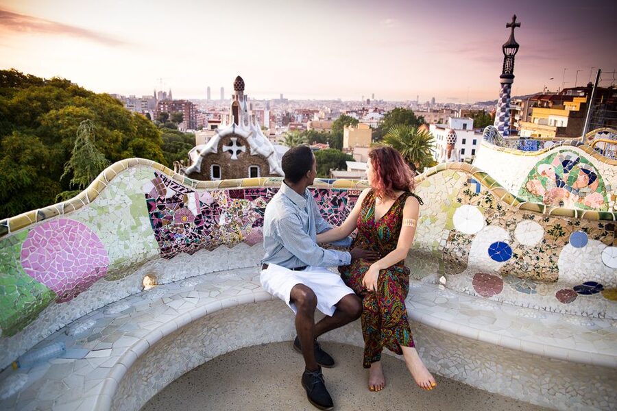 Barcelona: Instagram Tour of the Most Scenic Spots - Gothic Quarter photos: empty streets, quick directions, and real Barcelona texture