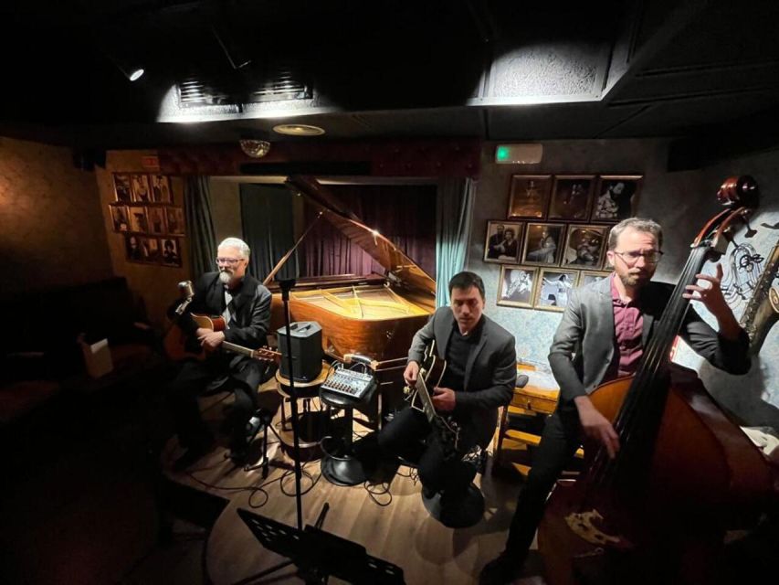Barcelona: Jam Session - Jazz, Cocktails and Tapas - The Velvet Room Atmosphere: Close-Up Music, Real Bar Character