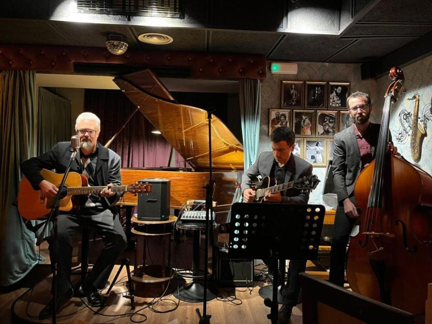 Barcelona: Jam Session - Jazz, Cocktails and Tapas - The Music Setup: Jazz and Blues Jam in Plain Sight