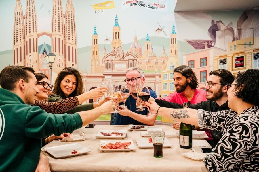 Barcelona: Jamón Experience Premium - Your Stops: Passatge de Simó to the Tasting Room and Back