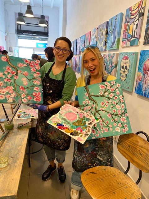 Barcelona: Learn to paint, sip wine, enjoy snacks & music - Practical logistics in Barcelona: where to meet, when to arrive, what to wear