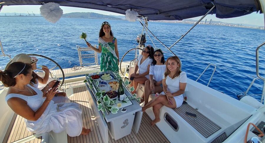 Barcelona: Luxury Private Sunset Yacht Cruise - Who this cruise suits best, and who might want an alternative
