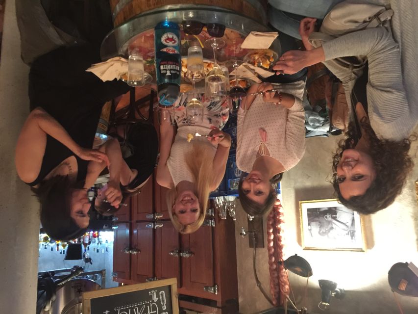 Barcelona: Market, Tasty Tapas/Food and Gothic History Tour - Pintxos and Clara beer: learning the rhythm of a bar crawl