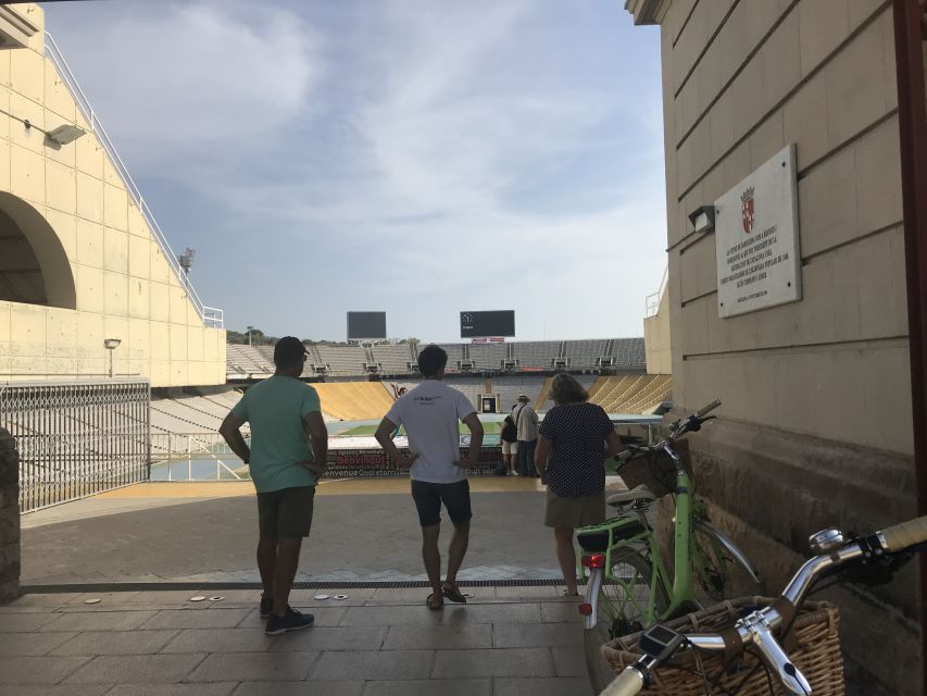 Barcelona: Montjuic Hill E-Bike Tour - Pedró Square to El Raval, real neighborhood texture