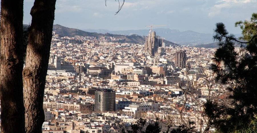 Barcelona: Montjuïc Walking Tour With Optional Flamenco Show - The Starting Point: Montjuïc Castle, What You Get Before You Walk