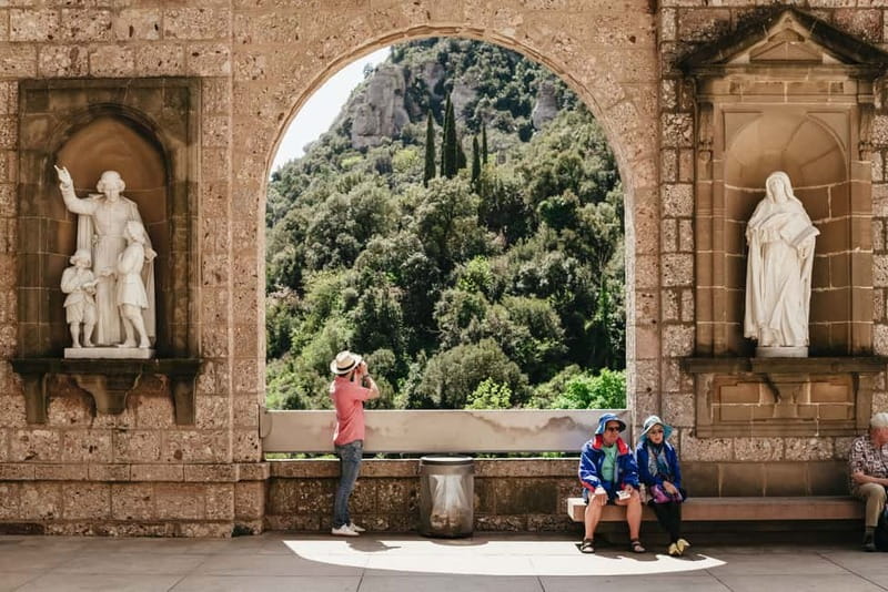 Barcelona: Montserrat and Winery Tour with Tapas or Lunch - Key Montserrat and Winery Tour Takeaways