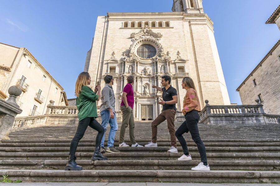 Barcelona: Montserrat, Girona & Costa Brava Guided Day Trip - The Arab Baths stop, plus how Girona time usually works