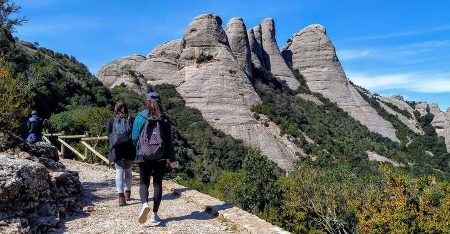 Barcelona: Montserrat Monastery & Hiking Off the Beaten Path - How the guide improves the hike, not just the facts