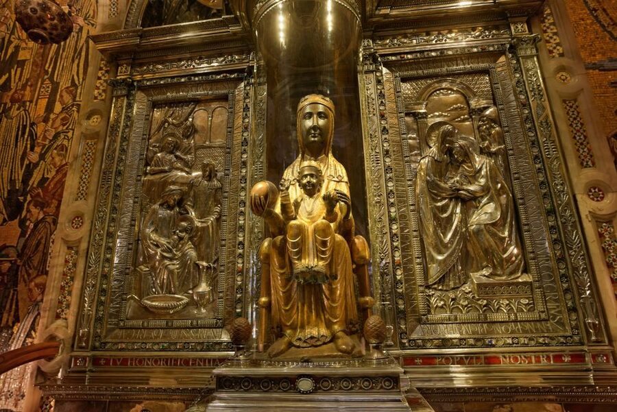 Barcelona: Montserrat Tour with Cog-Wheel & Black Madonna - The audiovisual stop: what Espai Audio Visual Montserrat adds