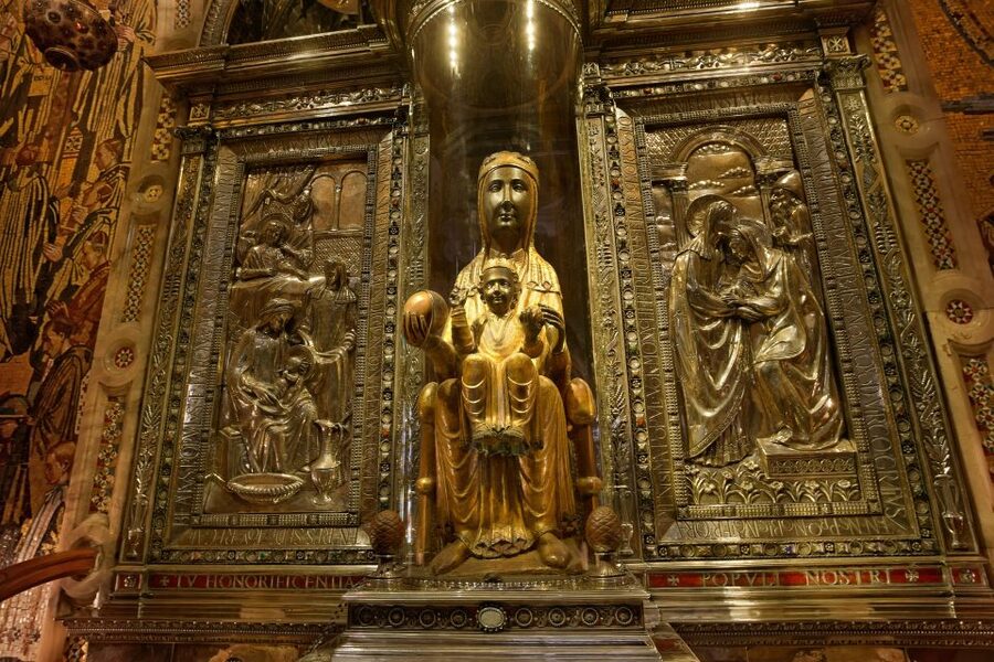 Barcelona: Montserrat Tour with Lunch & Wine Tasting Option - Should you book this Barcelona to Montserrat tour?