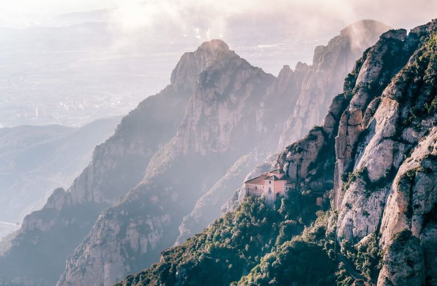 Barcelona: Montserrat Tour with Lunch & Wine Tasting Option - The Av. Diagonal 355 meeting point and bus ride rhythm