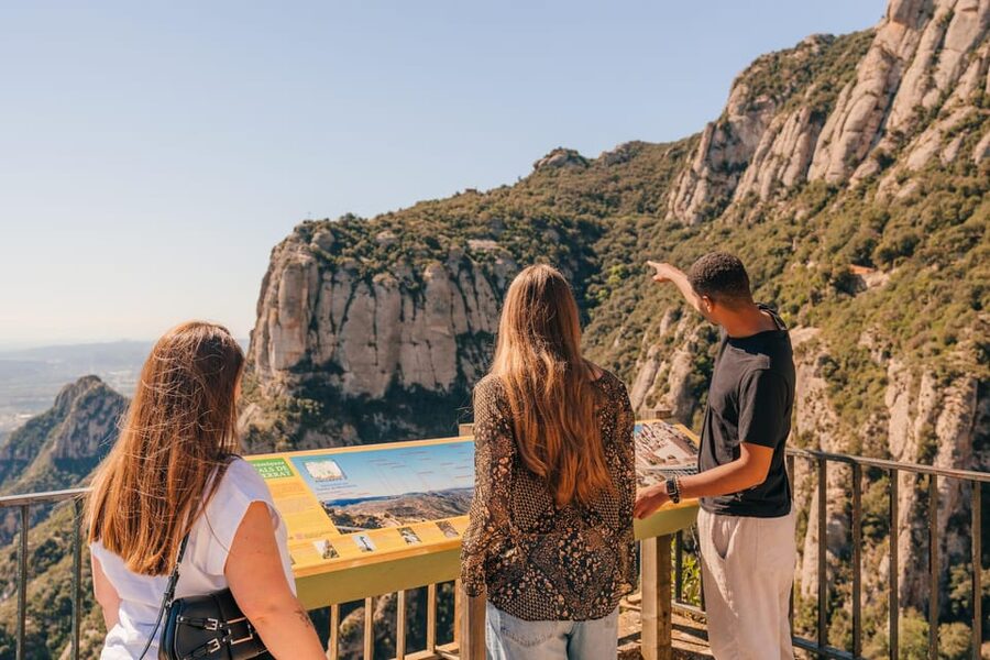 Barcelona: Montserrat Visit & Lunch at Farmhouse Small Group - Why Montserrat Works So Well as a Small-Group Day Trip