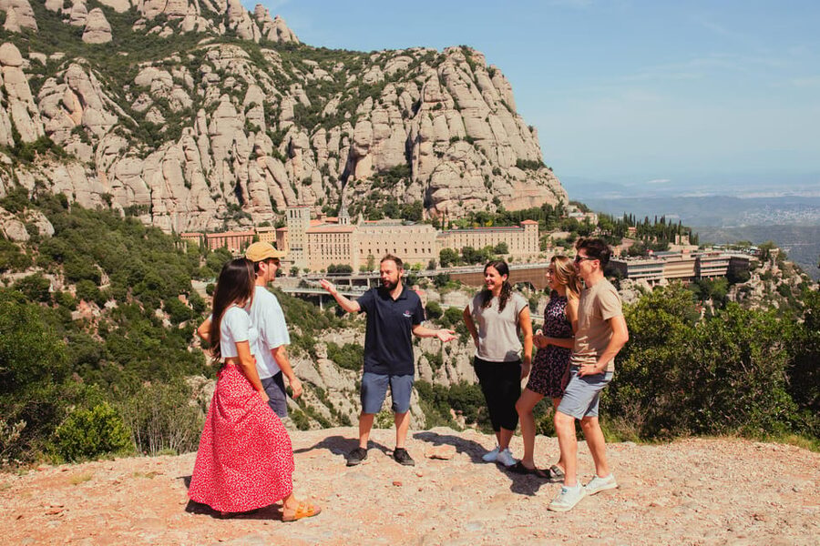 Barcelona: Montserrat with Winery, Lunch, and Train Options - From Barcelona to Montserrat: The Bus Ride and First Views