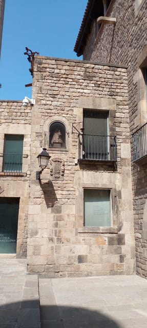 Barcelona: Mystical Walking Tour in the Gothic Quarter - Stop by Stop: Plaça Sant Jaume to the Sacred-Focused Squares