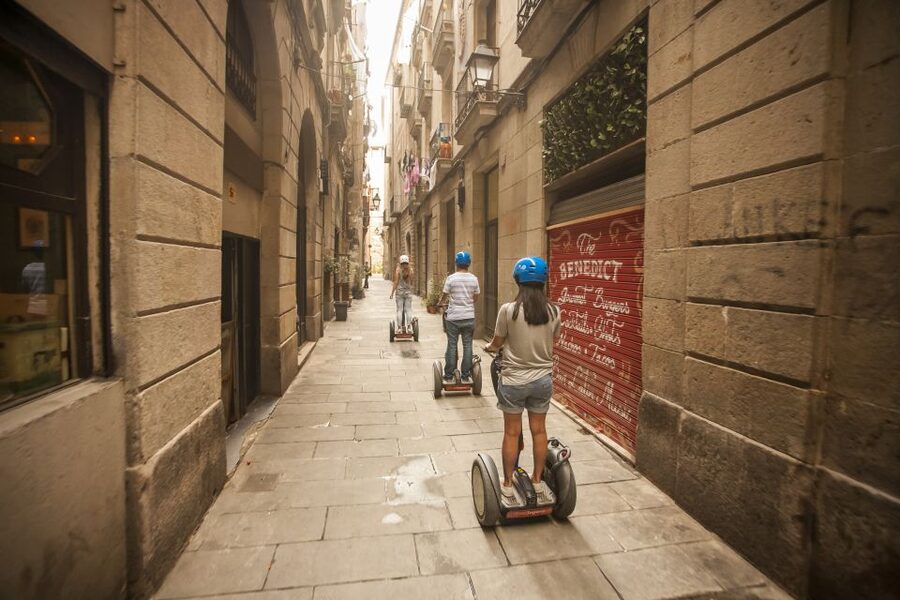 Barcelona: Old Port and Gothic Quarter Guided Segway Tour - Port Vell and the Old Port Rhythm
