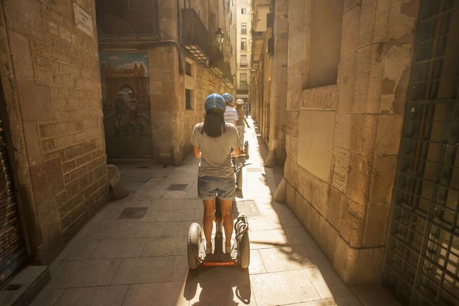 Barcelona: Old Port and Gothic Quarter Guided Segway Tour - Columbus Monument and the Walk From the Old Port Back Toward the City