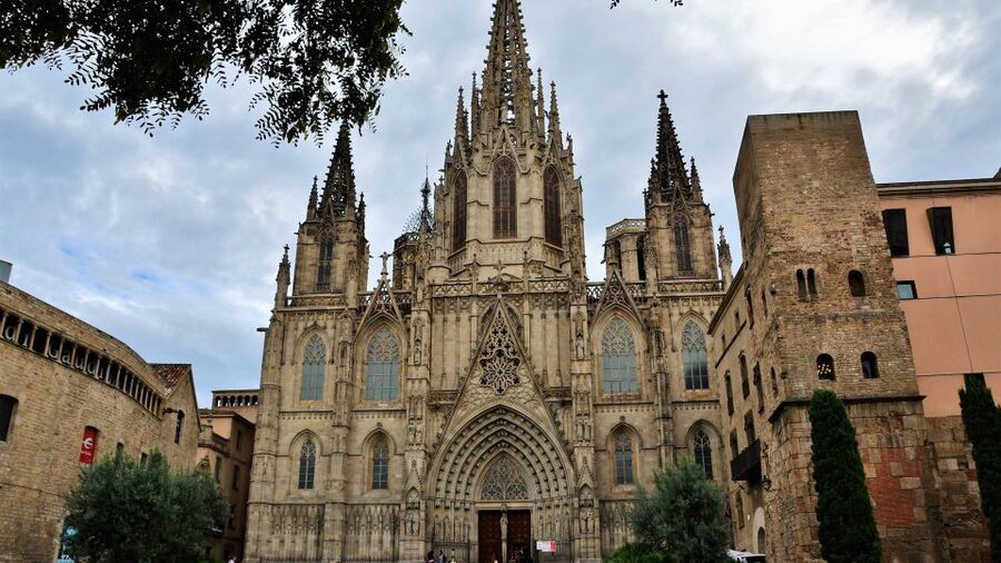 Barcelona: Old Town and Gothic Quarter Walking Tour - Starting at Plaça de Sant Jaume, Where the Roman Forum Once Was