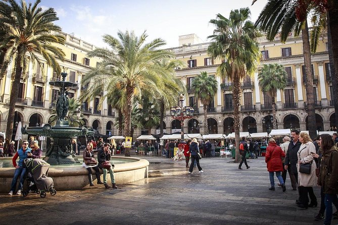 Barcelona Old Town & Gothic Quarter Small Group Tour - El Born and Santa Maria del Mar: A Neighborhood That Still Feels Lived In