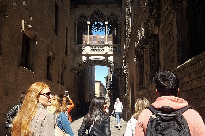 Barcelona Old Town Night Small Group Tour with Tapas & Flamenco - Practical Tips So Your Night Runs Smoothly