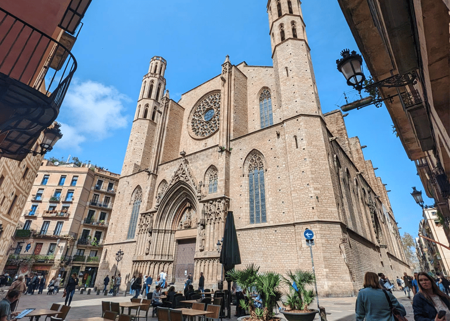 Barcelona: Old Town Private Walking Tour of Past and Present - Key highlights you’ll actually feel on the ground