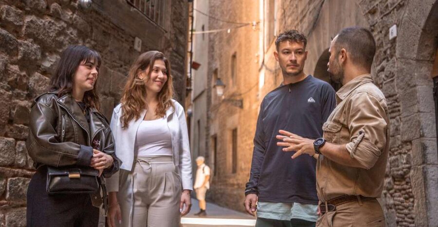 Barcelona Old Town Private Walking Tour with Local Historian - Roman traces to set the storyline: Temple of Augustus and beyond